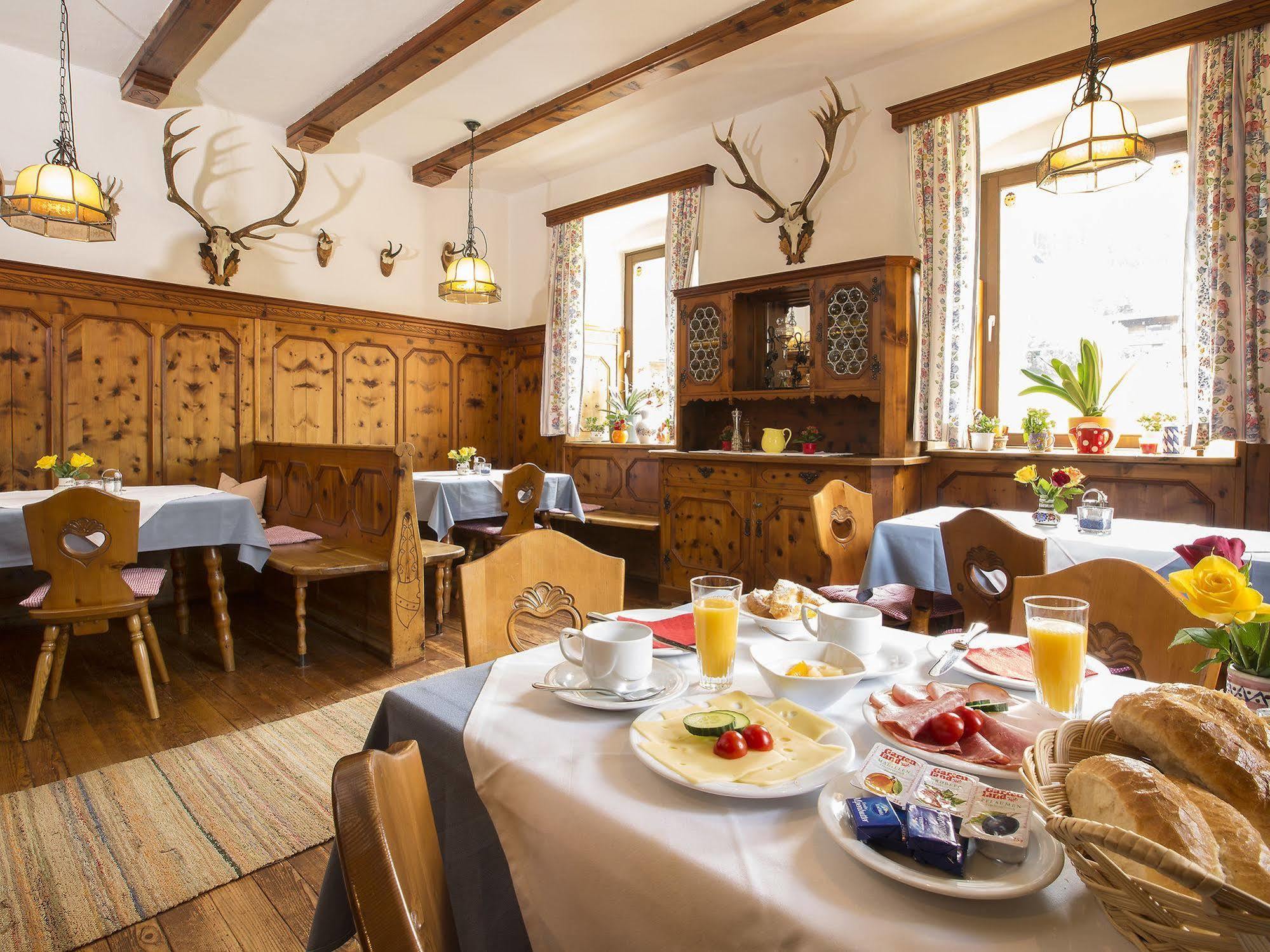 Hotel Gasthof Stefansbruecke Mutters Екстериор снимка